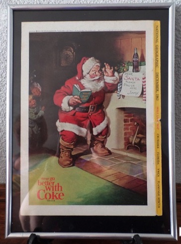 P09223-1 € 12,50 coca cola kerstman bij openhaard 21x30cm ( 1963).jpeg